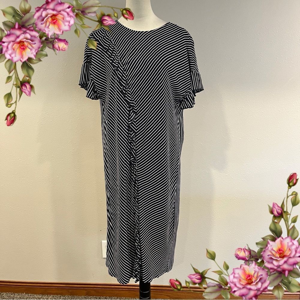 Striped Navy and White casual short sleeve Dress‎